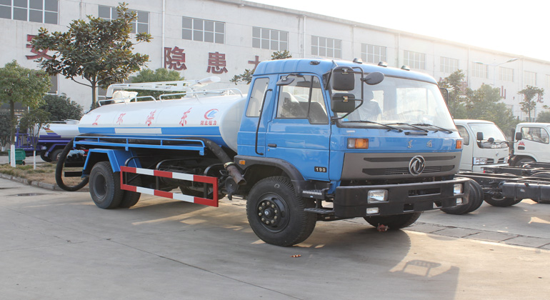 東風145平頭8方吸糞車