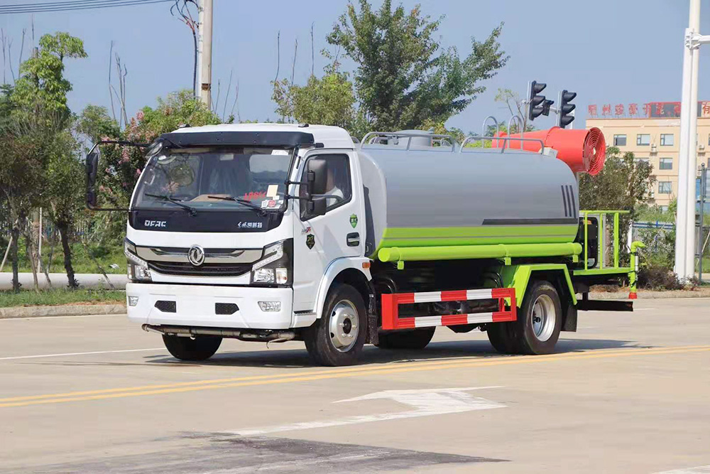  東風凱普特多功能抑塵車