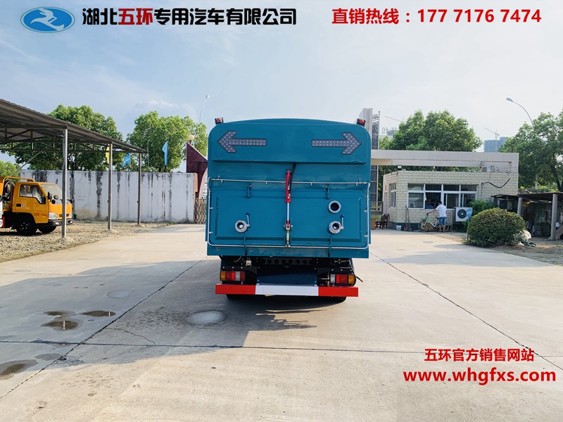  江鈴后置滾掃6方吸塵車