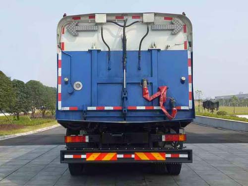  東風超大型洗掃車 12方水箱/10方塵箱 